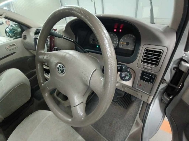 Toyota GRAND HIACE 2002 8212413-9