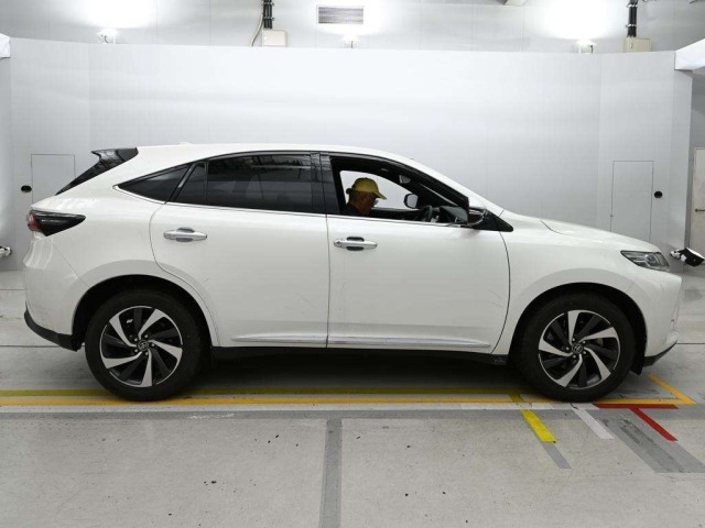 Toyota HARRIER 2018 8194272-3