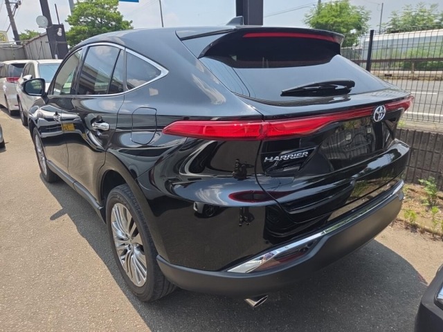 Toyota HARRIER 2022 8195750-1