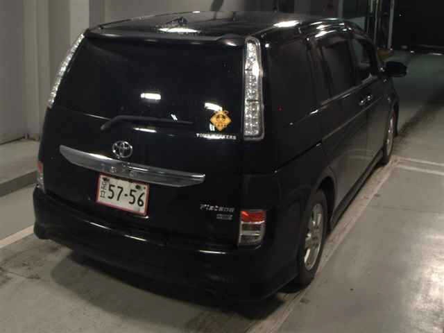 Toyota ISIS 2013 8212359-5