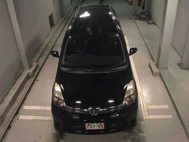 Toyota ISIS 2013 8212359-6