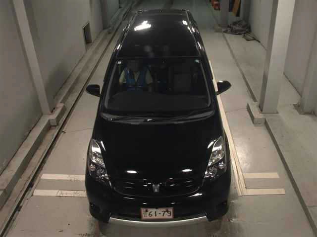Toyota ISIS 2015 8212360-6