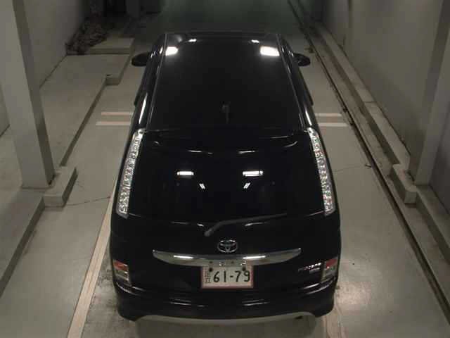 Toyota ISIS 2015 8212360-7