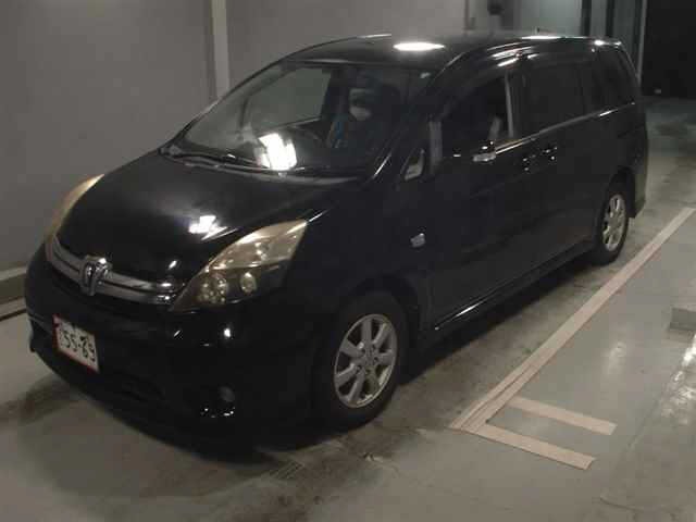 Toyota ISIS 2011 8212361-4