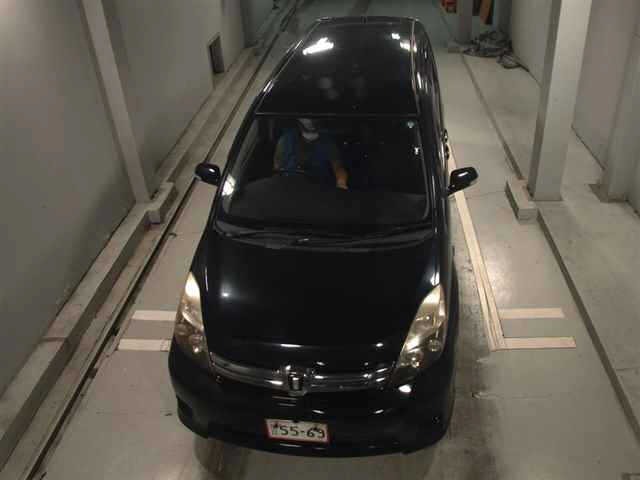 Toyota ISIS 2011 8212361-6