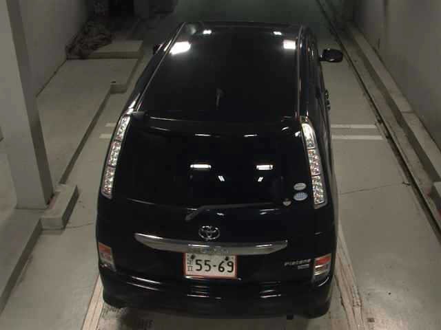 Toyota ISIS 2011 8212361-7