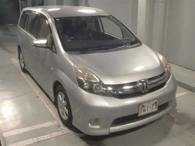 Toyota ISIS 2013 8212362-0