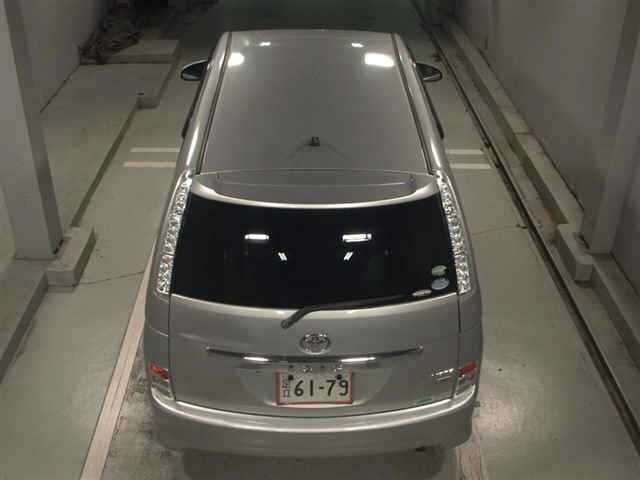Toyota ISIS 2013 8212362-7