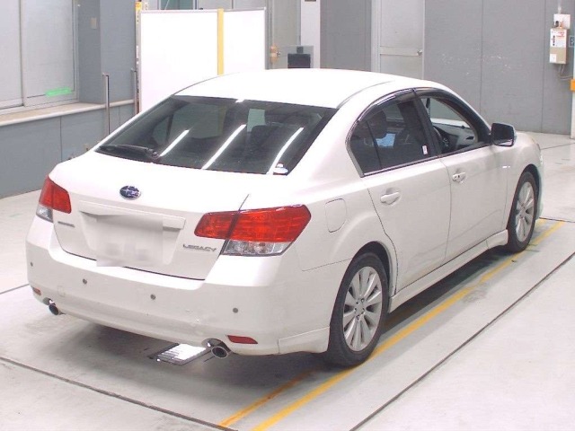 Subaru LEGACY B4 2009 8211337-1