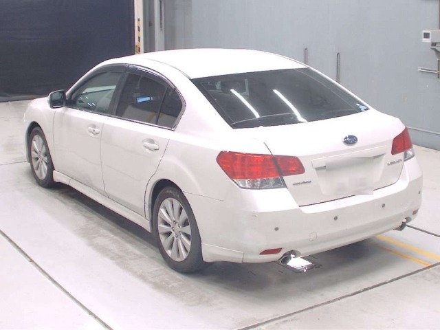 Subaru LEGACY B4 2009 8211337-6