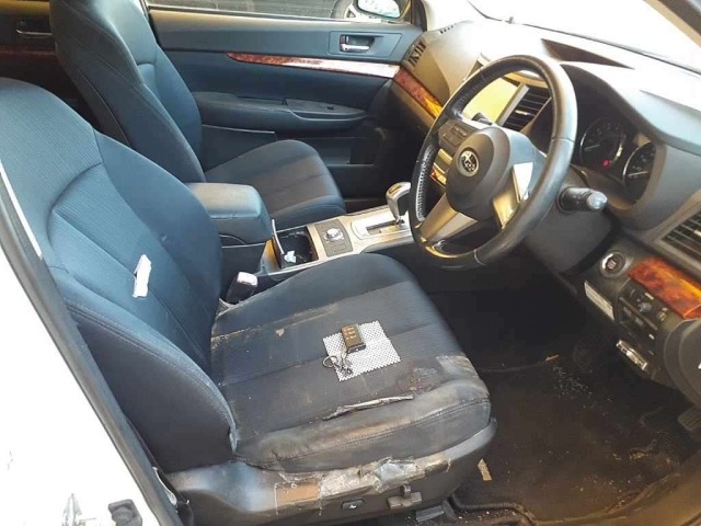Subaru LEGACY B4 2009 8211337-8