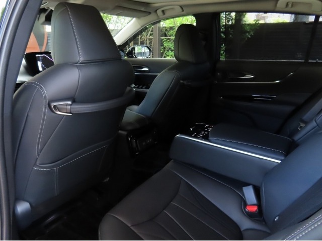 Toyota Mirai 2024 8204388-23
