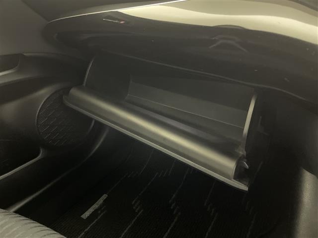 Toyota PRIUS PHV 2021 8198492-1