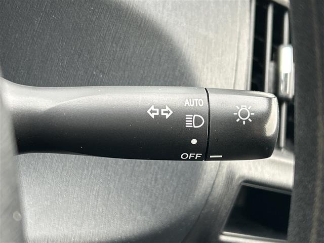 Toyota PRIUS 2017 8202001-10
