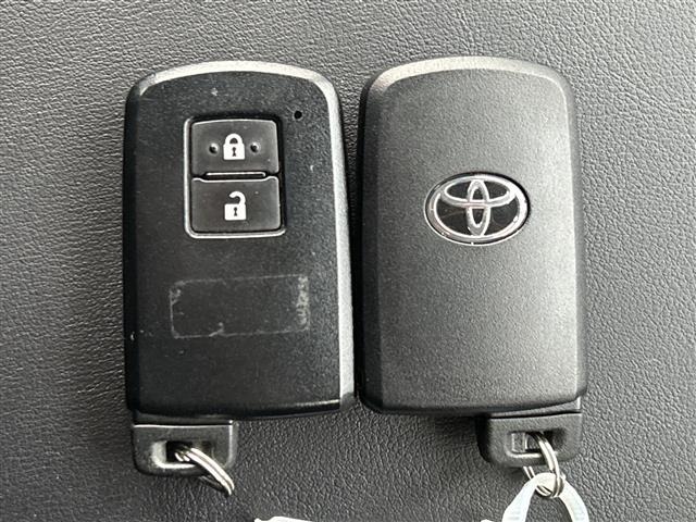 Toyota PRIUS 2017 8202001-23