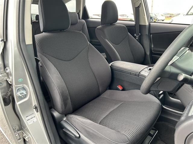 Toyota PRIUS 2017 8202001-6
