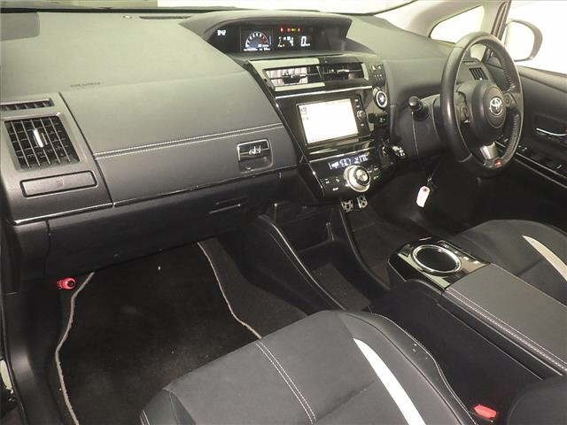 Toyota PRIUS 2017 8202395-4