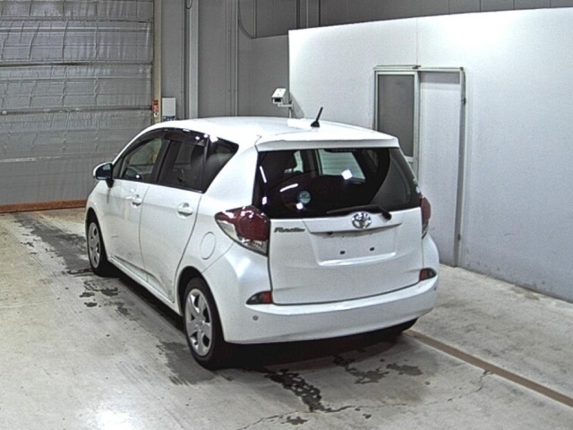 Toyota RACTIS 2015 8203493-1