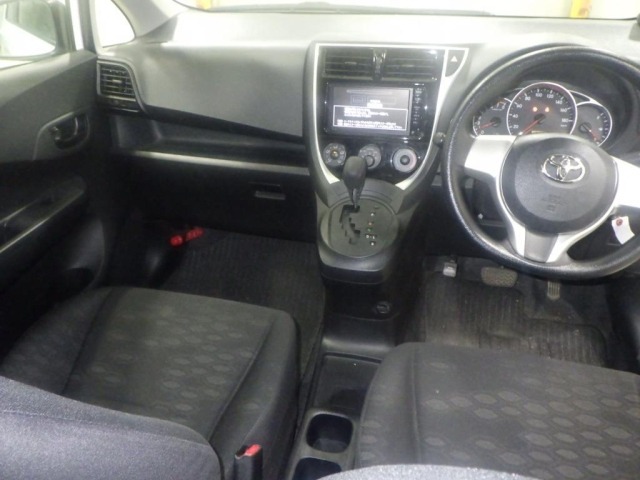 Toyota RACTIS 2015 8203493-3