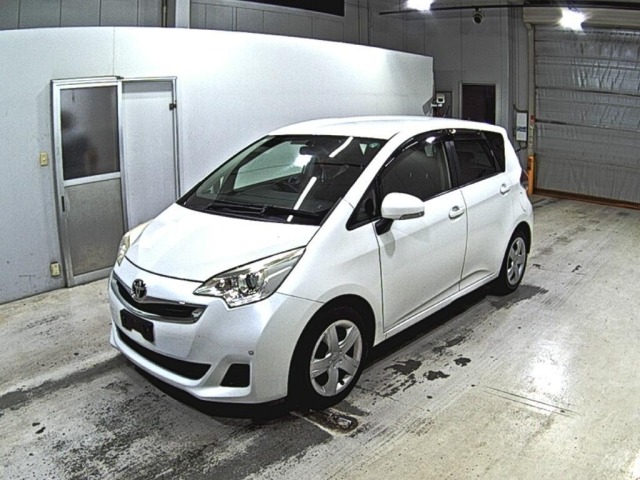 Toyota RACTIS 2015 8203493-4