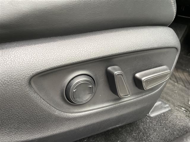 Toyota RAV4 2021 8201031-12