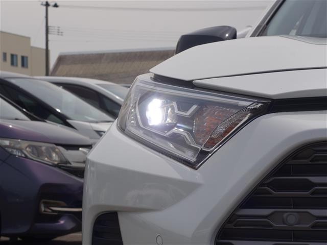 Toyota RAV4 2021 8201107-2