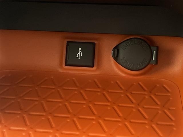 Toyota RAV4 2021 8201246-1