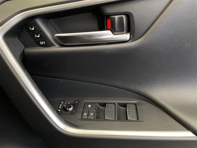 Toyota RAV4 2019 8201303-2