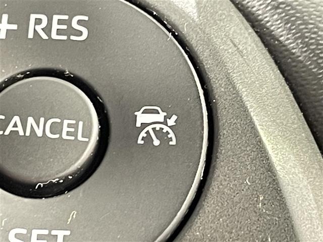 Toyota RAV4 2021 8201598-1