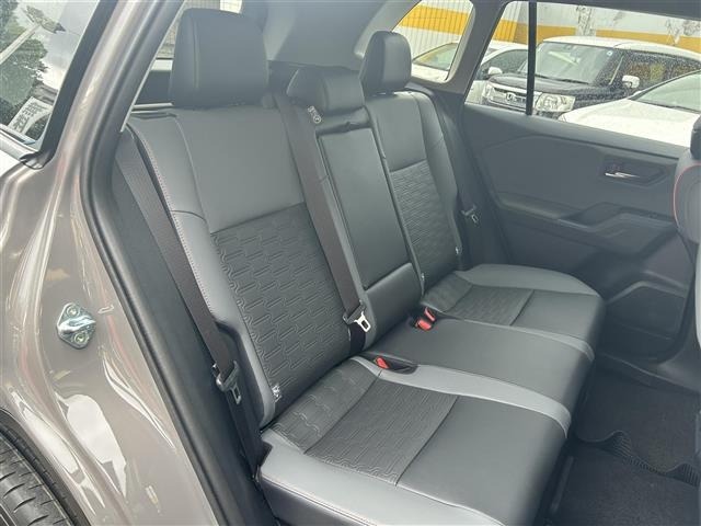 Toyota RAV4 2026 8201610-1