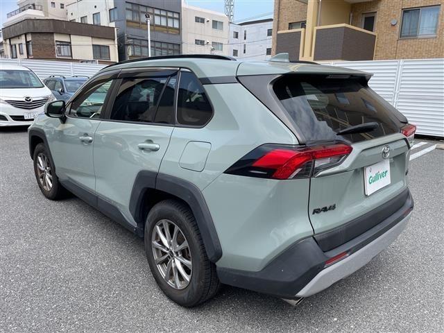 Toyota RAV4 2020 8201711-1