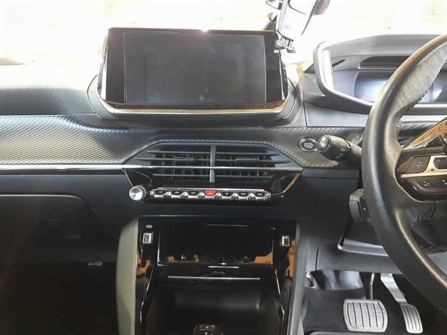 Peugeot 2008 2020 8236463-12