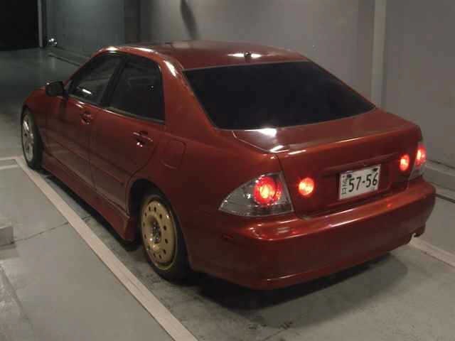 Toyota ALTEZZA 2000 8235792-1