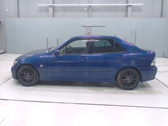 Toyota ALTEZZA 2001 8235793-4