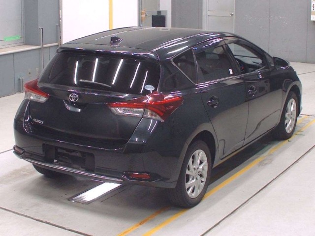 Toyota AURIS 2015 8233932-1