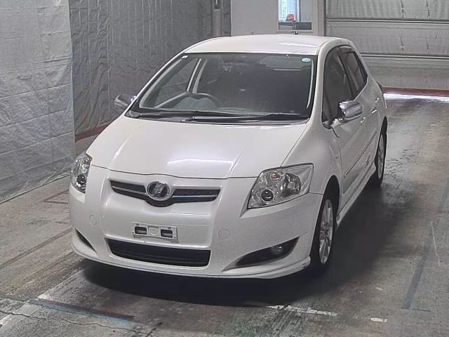 Toyota AURIS 2007 8233943-0