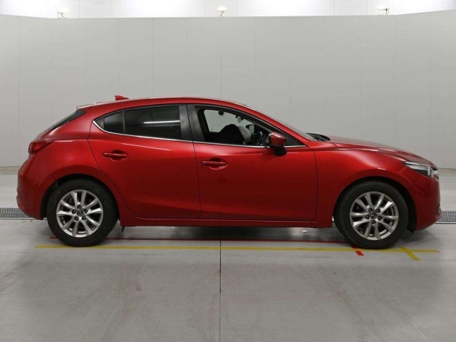 Mazda AXELA 2016 8235742-3