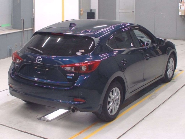 Mazda AXELA 2017 8235744-1