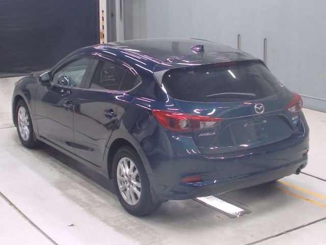 Mazda AXELA 2017 8235744-6
