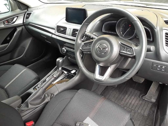 Mazda AXELA 2017 8235744-7