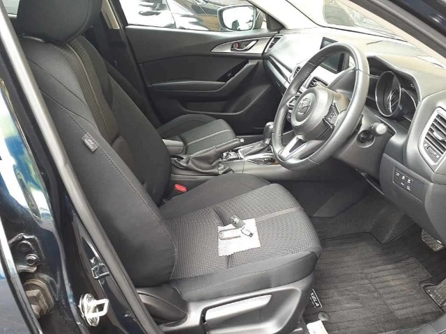 Mazda AXELA 2017 8235744-8