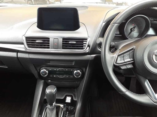 Mazda AXELA 2017 8235744-9