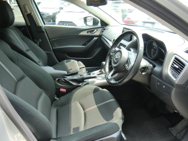 Mazda AXELA 2017 8235745-17
