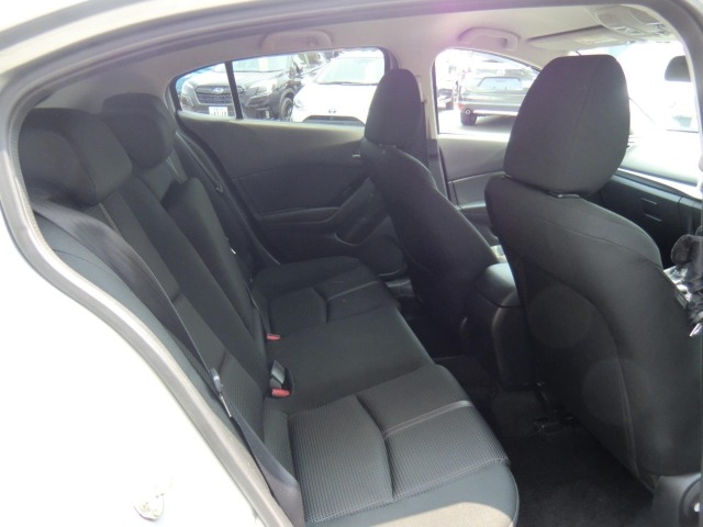 Mazda AXELA 2017 8235745-18
