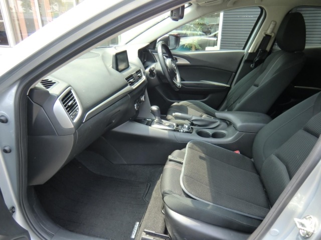 Mazda AXELA 2017 8235745-24