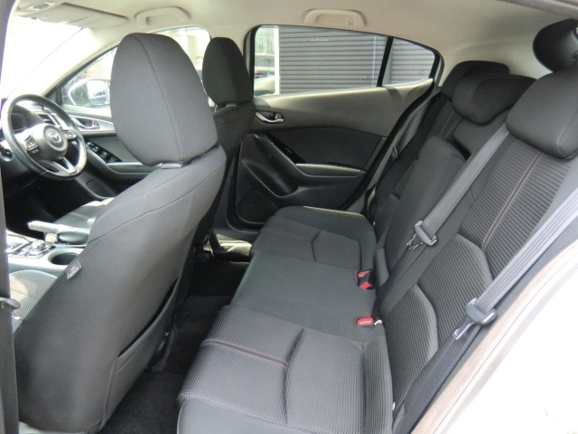 Mazda AXELA 2017 8235745-26