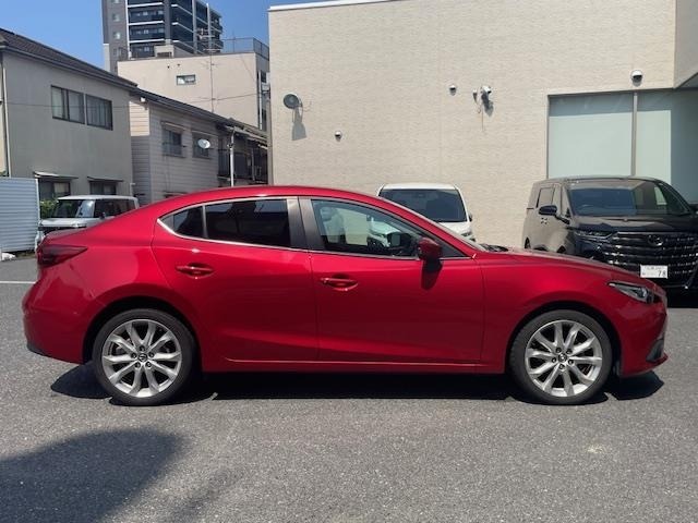 Mazda AXELA 2016 8235762-3
