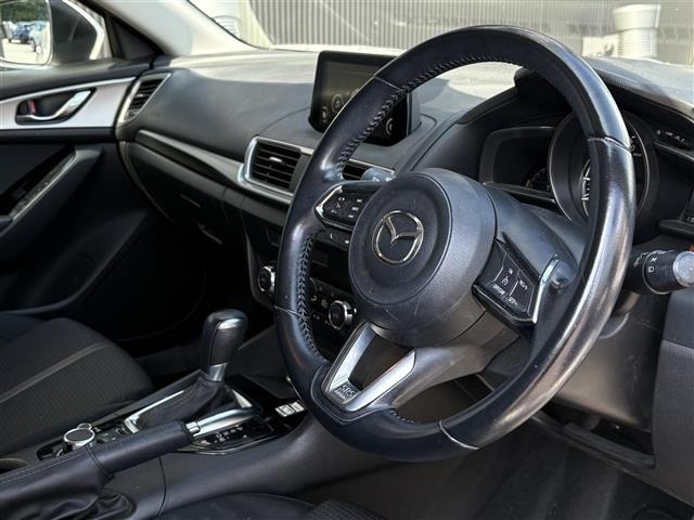 Mazda AXELA 2017 8235763-18