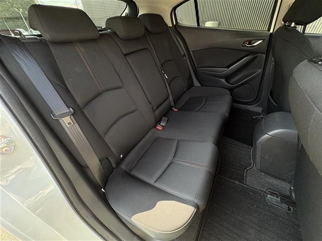 Mazda AXELA 2017 8235763-3