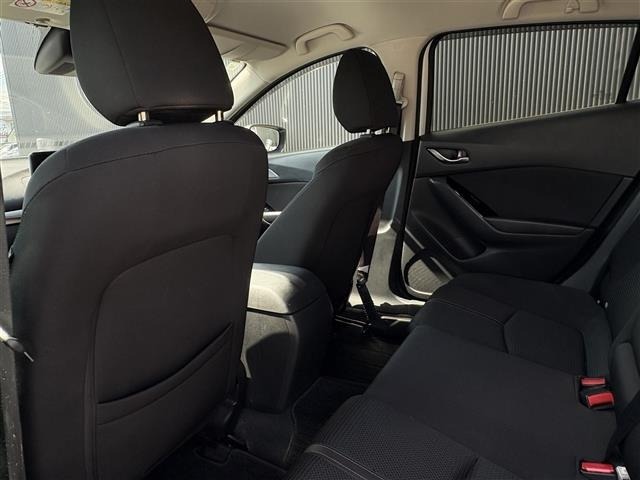 Mazda AXELA 2017 8235763-8